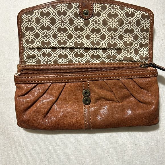 Fossil Talia Flip Clutch - Picture 4 of 5